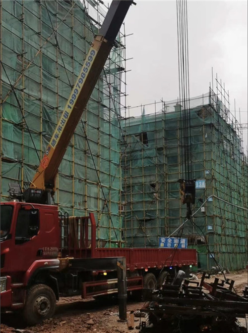 安顺市“慢工细活”—— 吊车的 “微动控制” 技术