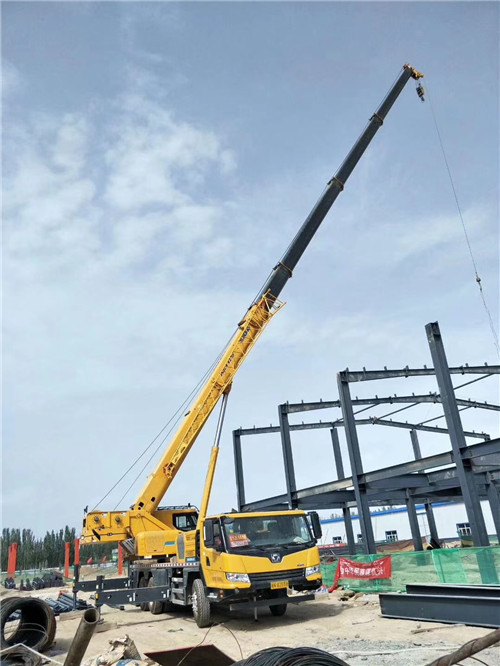 安顺市超高层建筑钢结构吊装案例